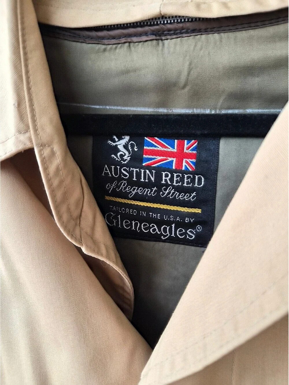 Vintage Austin Reed Regent Street Trench Coat 40R Plaid Lined Beige Raincoat